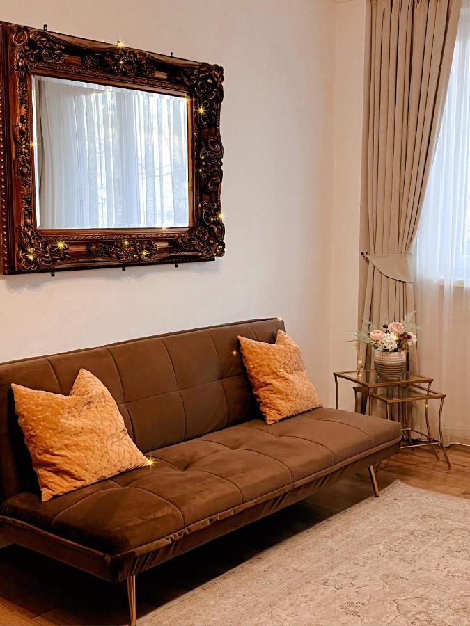 Niran Apartament Oradea Bagian luar foto
