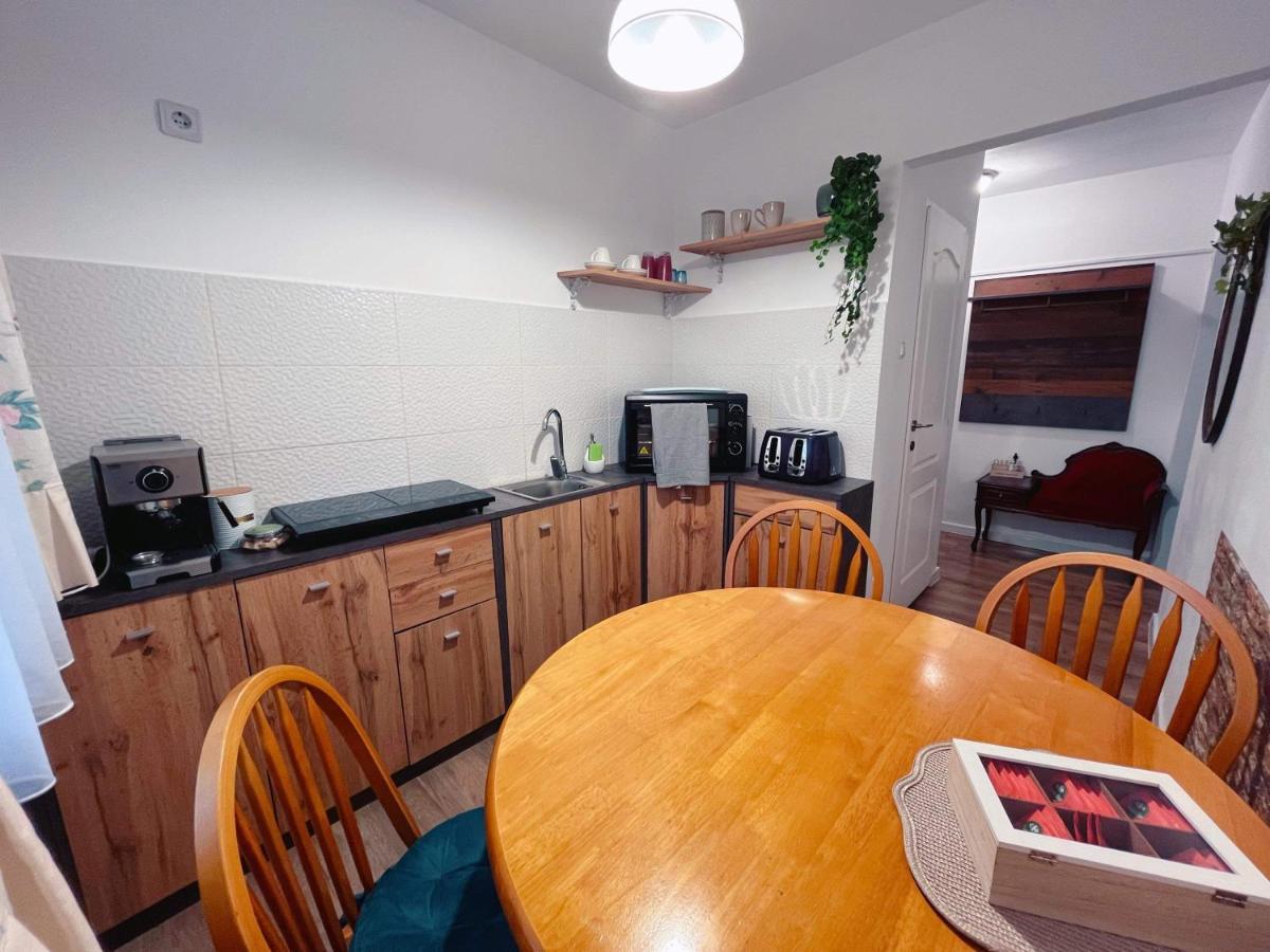 Niran Apartament Oradea Bagian luar foto