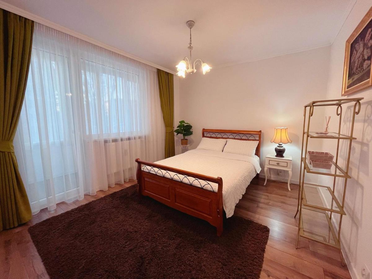 Niran Apartament Oradea Bagian luar foto